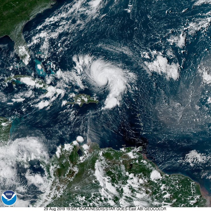 20192411950_GOES16-ABI-car-GEOCOLOR-2000x2000.thumb.jpg.74dc4de1ad09410165852df4f845fc03.jpg