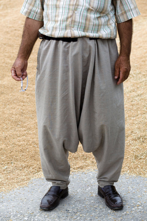 Saggy-Pants-credit-okeyphotos-122832721.jpg