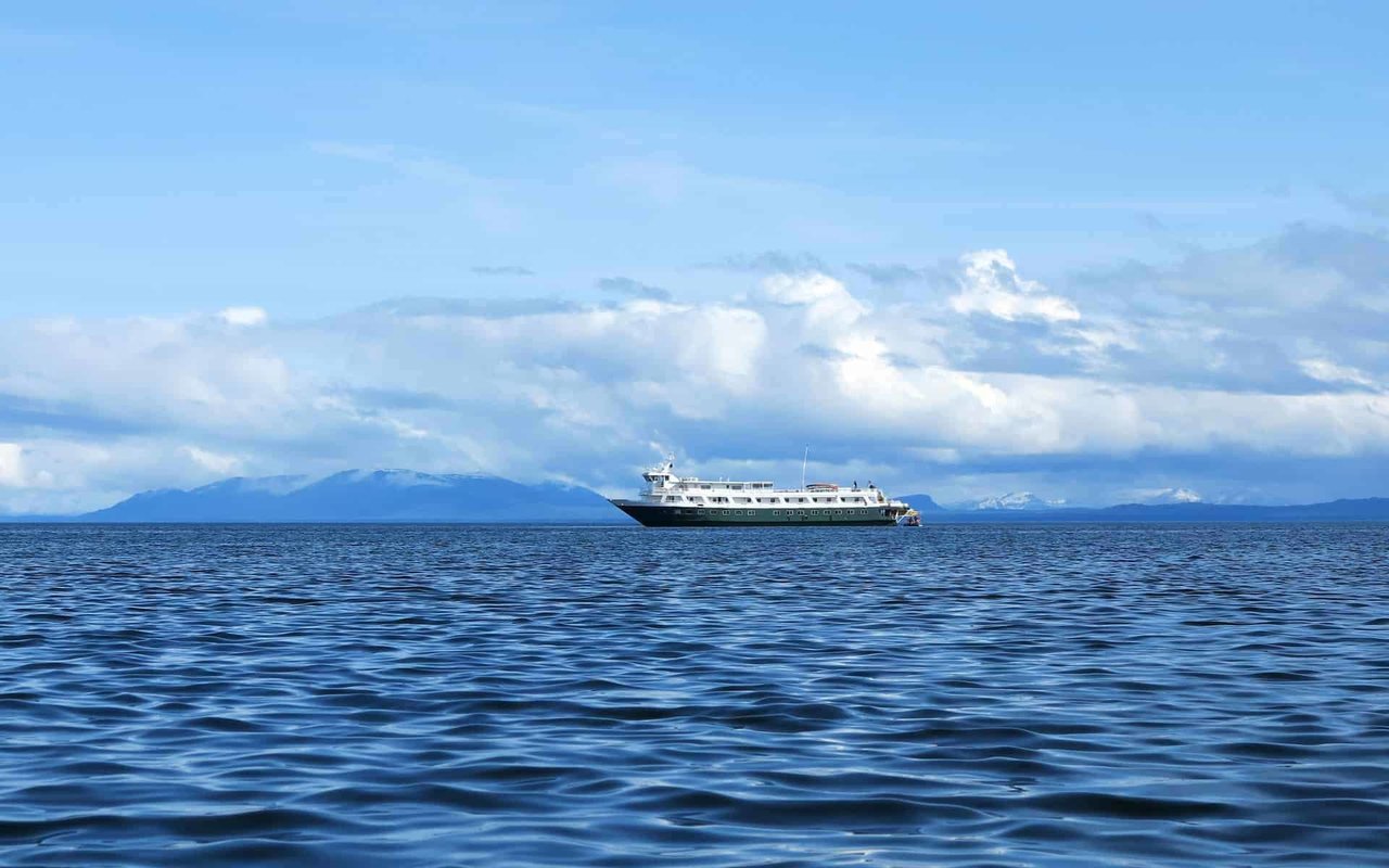 alaska-smal-ship-cruise-1920x1200.jpg