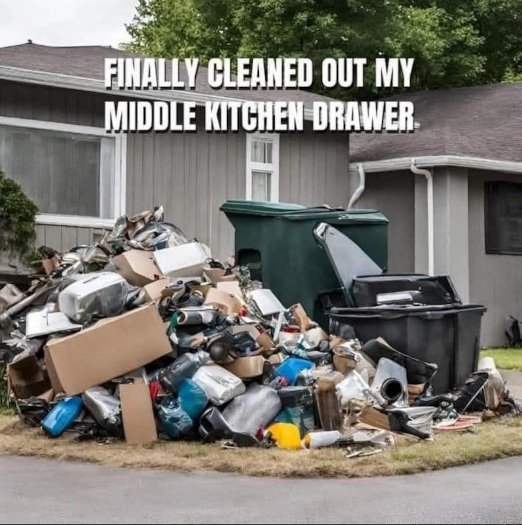 KitchenDrawer.jpg.ca03dba11407f55aba2cc4bc152f7986.jpg
